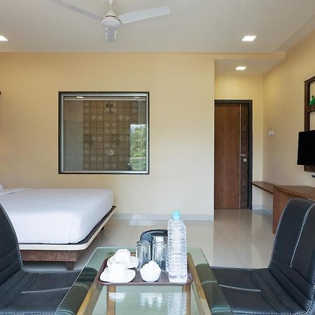 City Palace Resort Lonavala Buitenkant foto