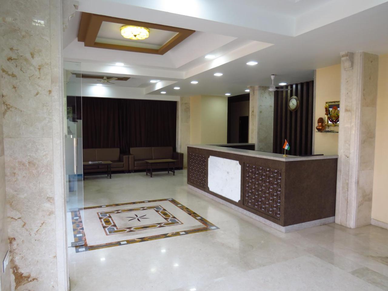 City Palace Resort Lonavala Buitenkant foto