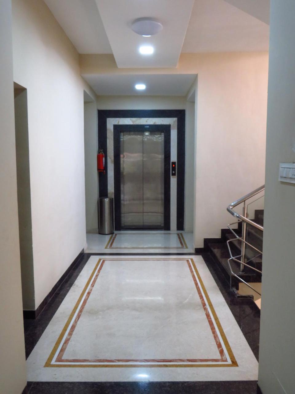 City Palace Resort Lonavala Buitenkant foto