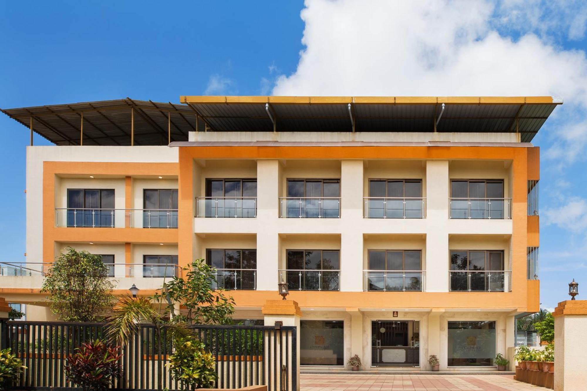 City Palace Resort Lonavala Buitenkant foto