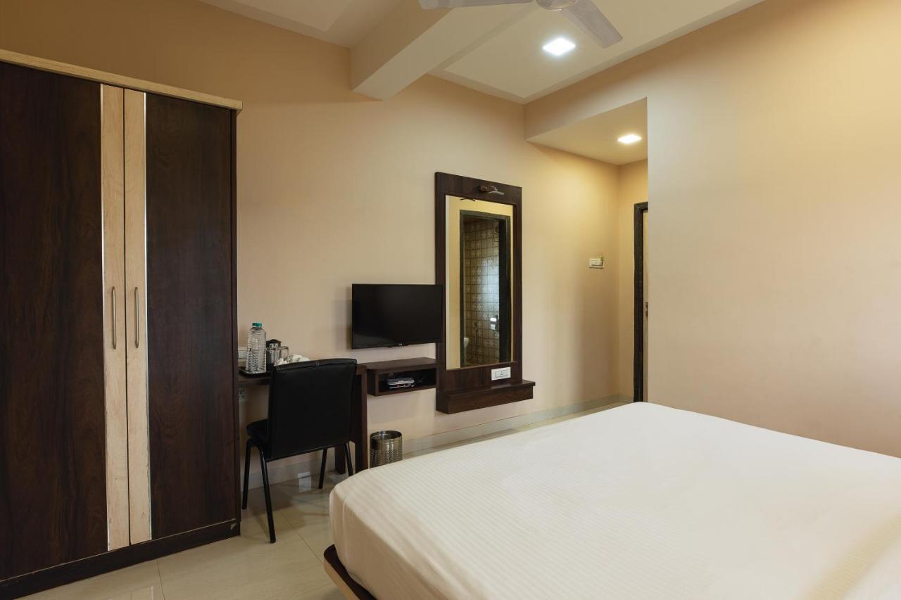 City Palace Resort Lonavala Buitenkant foto