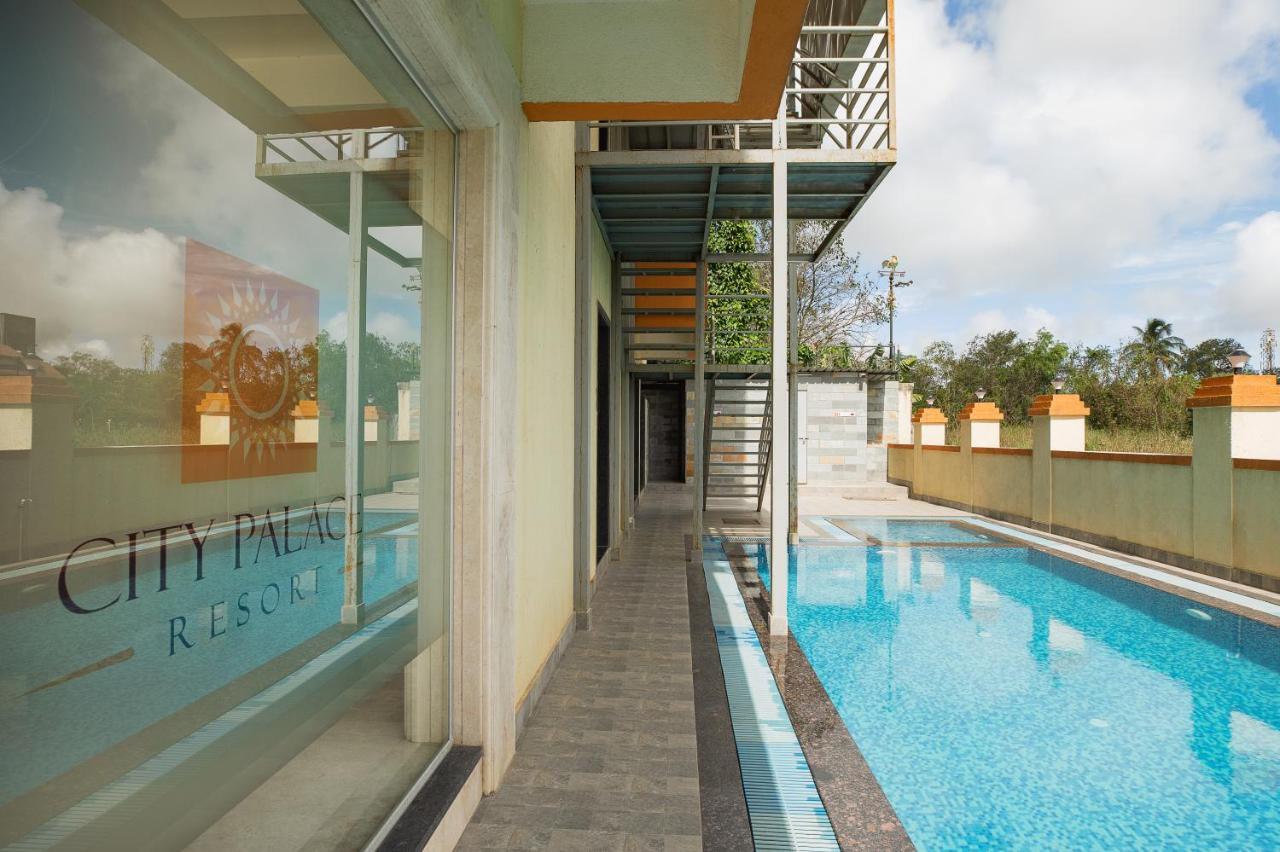 City Palace Resort Lonavala Buitenkant foto